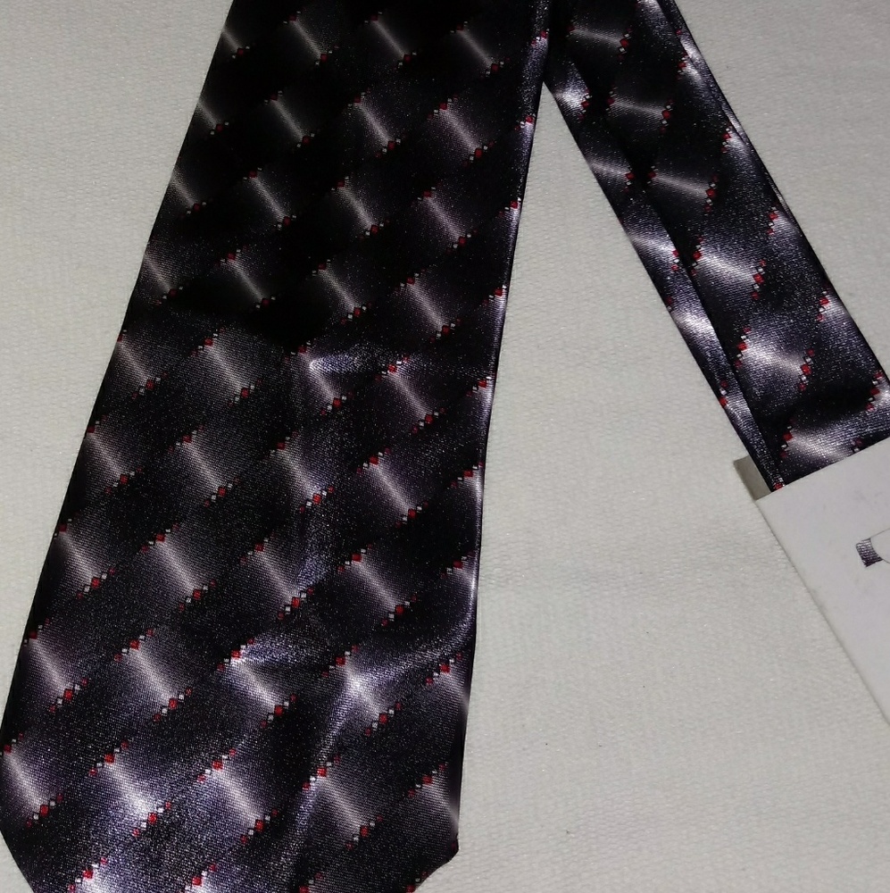 NWT-New without tags.Nisen.Mens black squared tie